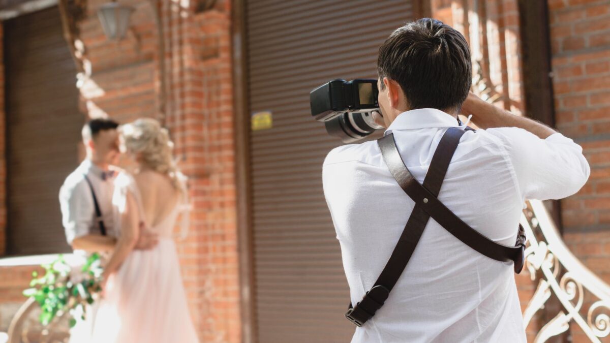 How Much Does it Cost to Hire a Photographer in Vero Beach FL for a Wedding?