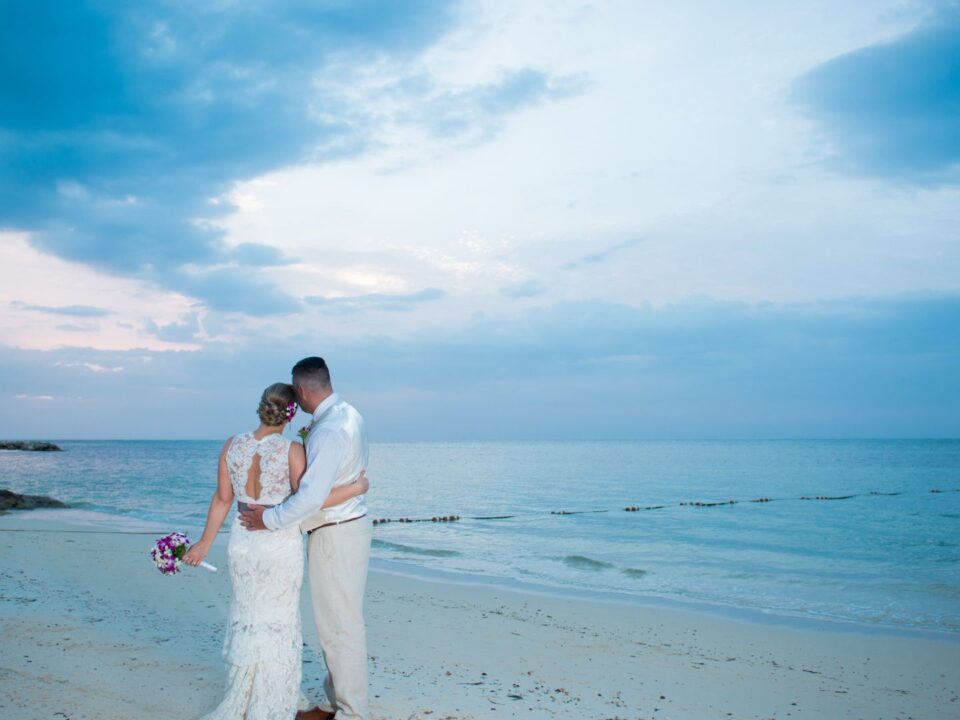 What Packages Does a Vero Beach Photographer Offer For Weddings?