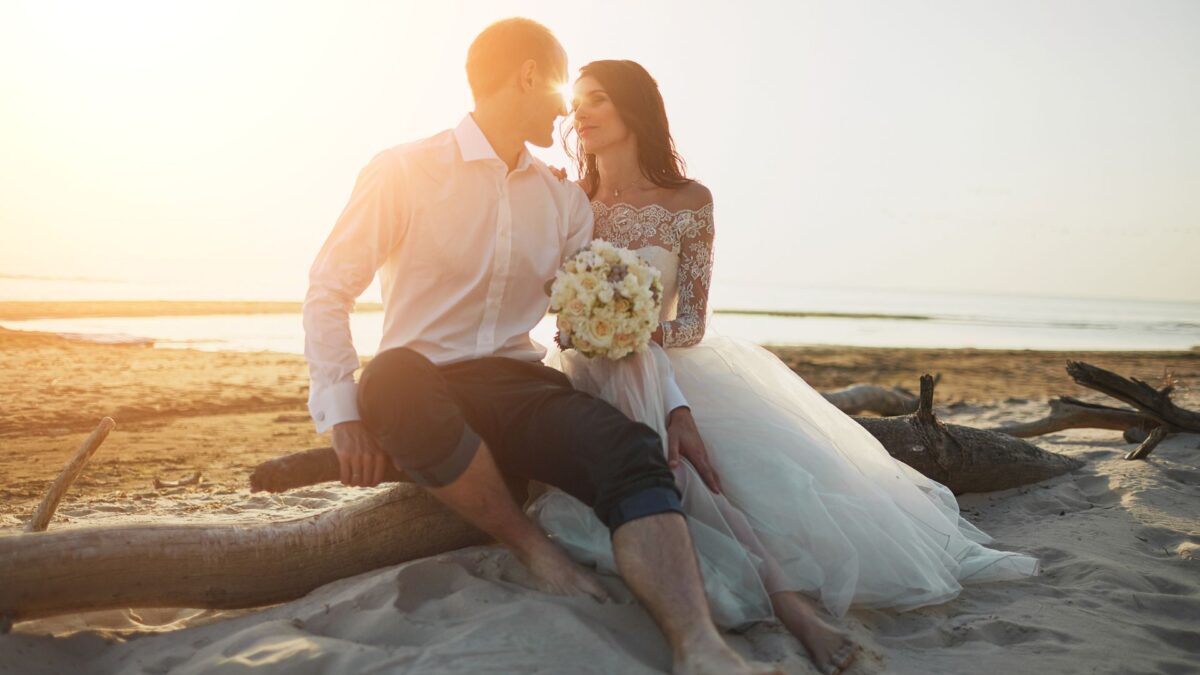 What Should You Look for in a Wedding Photography Package in Vero Beach?